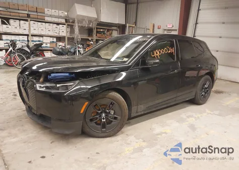 2025 BMW Ix xDrive50 z USA, uszkodzony, nr VIN WB523CF0XSCS21451